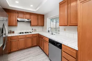 740 Breeze Hill Dr, Vista, CA 92081 - Photo 3