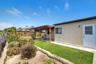 4545 Golden Ridge Dr, Oceanside, CA 92056 - Photo 25