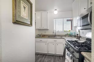4545 Golden Ridge Dr, Oceanside, CA 92056 - Photo 13