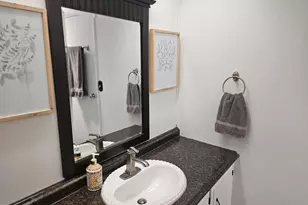 8975 Lawrence Welk Dr, Escondido, CA 92026 - Photo 19