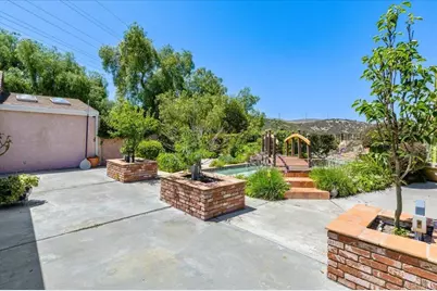 878 Rivertree Drive, Oceanside, CA 92058 - Photo 11