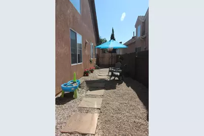 445 Poets Square, Fallbrook, CA 92028 - Photo 19