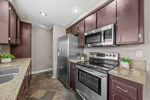 2710 Ariane Dr, San Diego, CA 92117 - Photo 17
