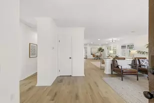 5848 Chateau Dr, San Diego, CA 92117 - Photo 5