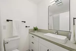 5848 Chateau Dr, San Diego, CA 92117 - Photo 33