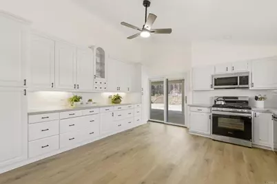 5848 Chateau Drive, San Diego, CA 92117 - Photo 17