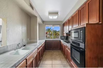 8548 Via Mallorca #E, La Jolla, CA 92037 - Photo 35
