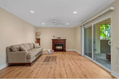8548 Via Mallorca #E, La Jolla, CA 92037 - Photo 3