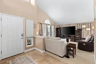 538 Jobe Hill Dr, Vista, CA 92081 - Photo 7