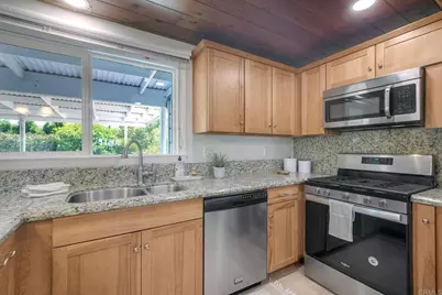 1643 Mesa Verde Dr., Vista, CA 92084 - Photo 11