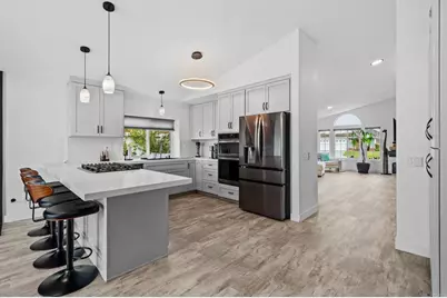 2302 Kimberly Ct, Carlsbad, CA 92008 - Photo 17