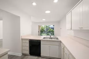 4020 Layang Layang Cir, Carlsbad, CA 92008 - Photo 9