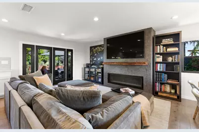 8675 Glenwick Lane, La Jolla, CA 92037 - Photo 13
