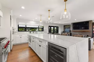 8675 Glenwick Ln, La Jolla, CA 92037 - Photo 7
