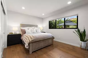 8675 Glenwick Ln, La Jolla, CA 92037 - Photo 23