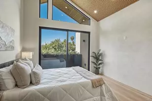 824 N Curson Ave, Los Angeles, CA 90046 - Photo 29