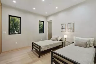 824 N Curson Ave, Los Angeles, CA 90046 - Photo 37