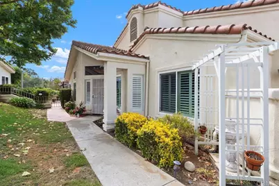 9046 Circle R Oaks Lane, Escondido, CA 92026 - Photo 3