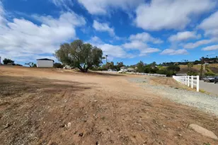 1060 Crestview Rd, Vista, CA 92081 - Photo 35