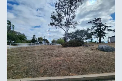 1060 Crest View Rd, Vista, CA 92081 - Photo 19
