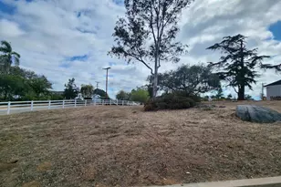 1060 Crestview Rd, Vista, CA 92081 - Photo 19