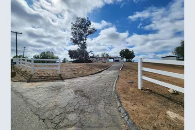 1060 Crest View Rd, Vista, CA 92081 - Photo 5