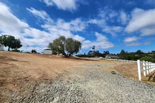 1060 Crestview Rd, Vista, CA 92081 - Photo 15