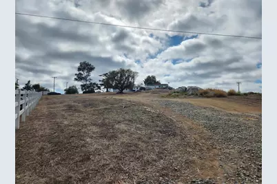 1060 Crest View Rd, Vista, CA 92081 - Photo 13