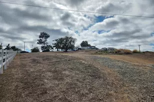 1060 Crestview Rd, Vista, CA 92081 - Photo 13