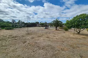 1060 Crestview Rd, Vista, CA 92081 - Photo 3