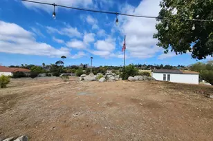 1060 Crestview Rd, Vista, CA 92081 - Photo 23