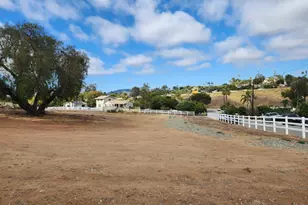 1060 Crestview Rd, Vista, CA 92081 - Photo 17