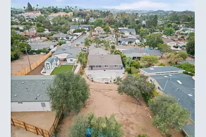 267 Hannalei Dr, Vista, CA 92083 - Photo 37