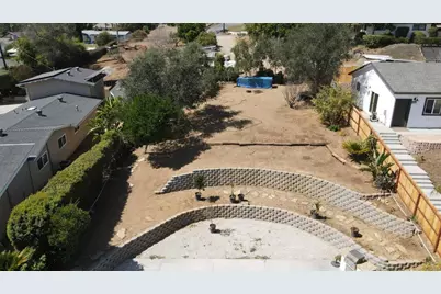 267 Hannalei Dr, Vista, CA 92083 - Photo 33