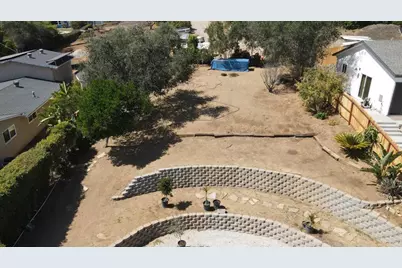 267 Hannalei Dr, Vista, CA 92083 - Photo 31