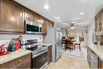 267 Hannalei Dr, Vista, CA 92083 - Photo 13