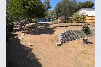 267 Hannalei Dr, Vista, CA 92083 - Photo 35