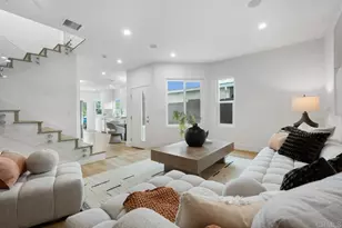 972 Sapphire St, San Diego, CA 92109 - Photo 13
