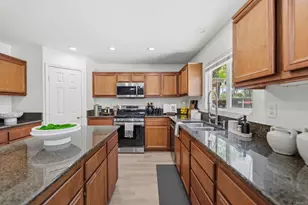 38098 Tranquila Ave, Murrieta, CA 92563 - Photo 7