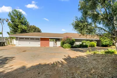 1060 Evergreen Lane, Vista, CA 92084 - Photo 1