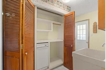 1060 Evergreen Lane, Vista, CA 92084 - Photo 13