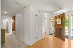 1060 Evergreen Ln, Vista, CA 92084 - Photo 3
