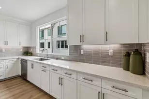 2572 Delphinium Ln, Carlsbad, CA 92008 - Photo 9
