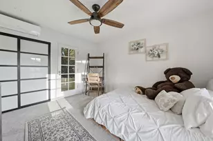 6105 Avenida Chamnez, La Jolla, CA 92037 - Photo 13