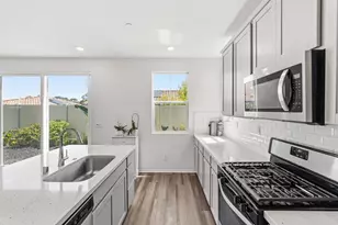 887 Brookdale Dr, Vista, CA 92081 - Photo 9