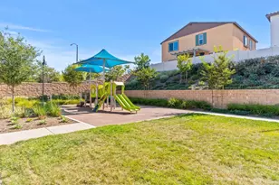 887 Brookdale Dr, Vista, CA 92081 - Photo 35
