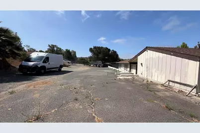 702 Civic Center Drive, Vista, CA 92084 - Photo 5