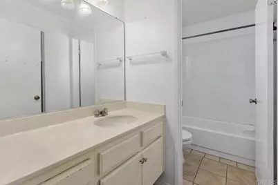 25177 Calle De Tres Amigos, Murrieta, CA 92563 - Photo 23