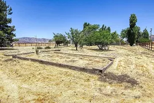 18461 Santa Anita St St, Tehachapi, CA 93561 - Photo 5