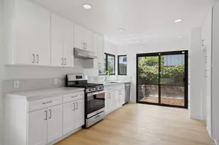 8210 Caminito Modena, La Jolla, CA 92037 - Photo 19